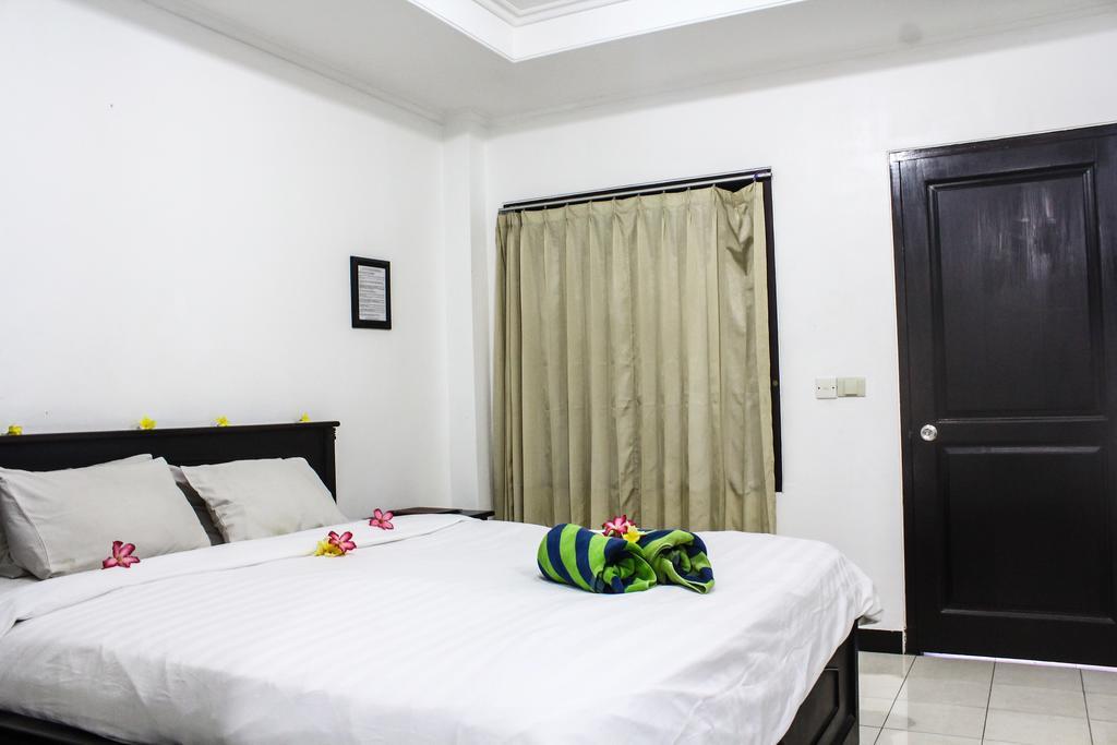 Hotel Puri Tanah Lot Kuta Lombok Eksteriør billede