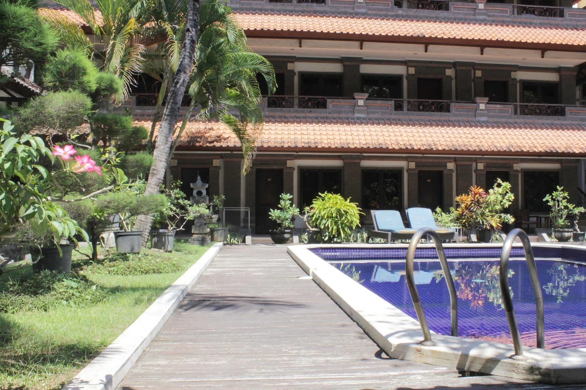 Hotel Puri Tanah Lot Kuta Lombok Eksteriør billede