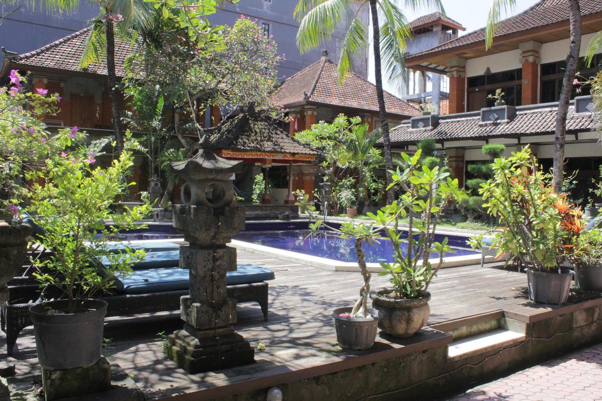 Hotel Puri Tanah Lot Kuta Lombok Eksteriør billede