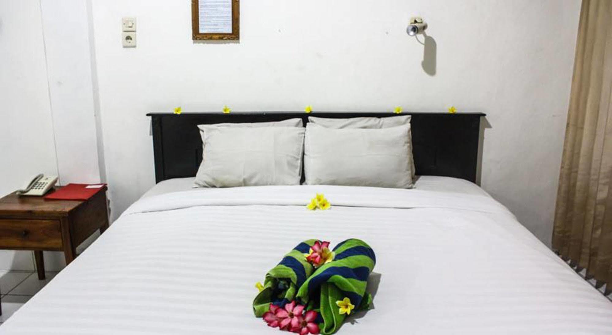 Hotel Puri Tanah Lot Kuta Lombok Eksteriør billede