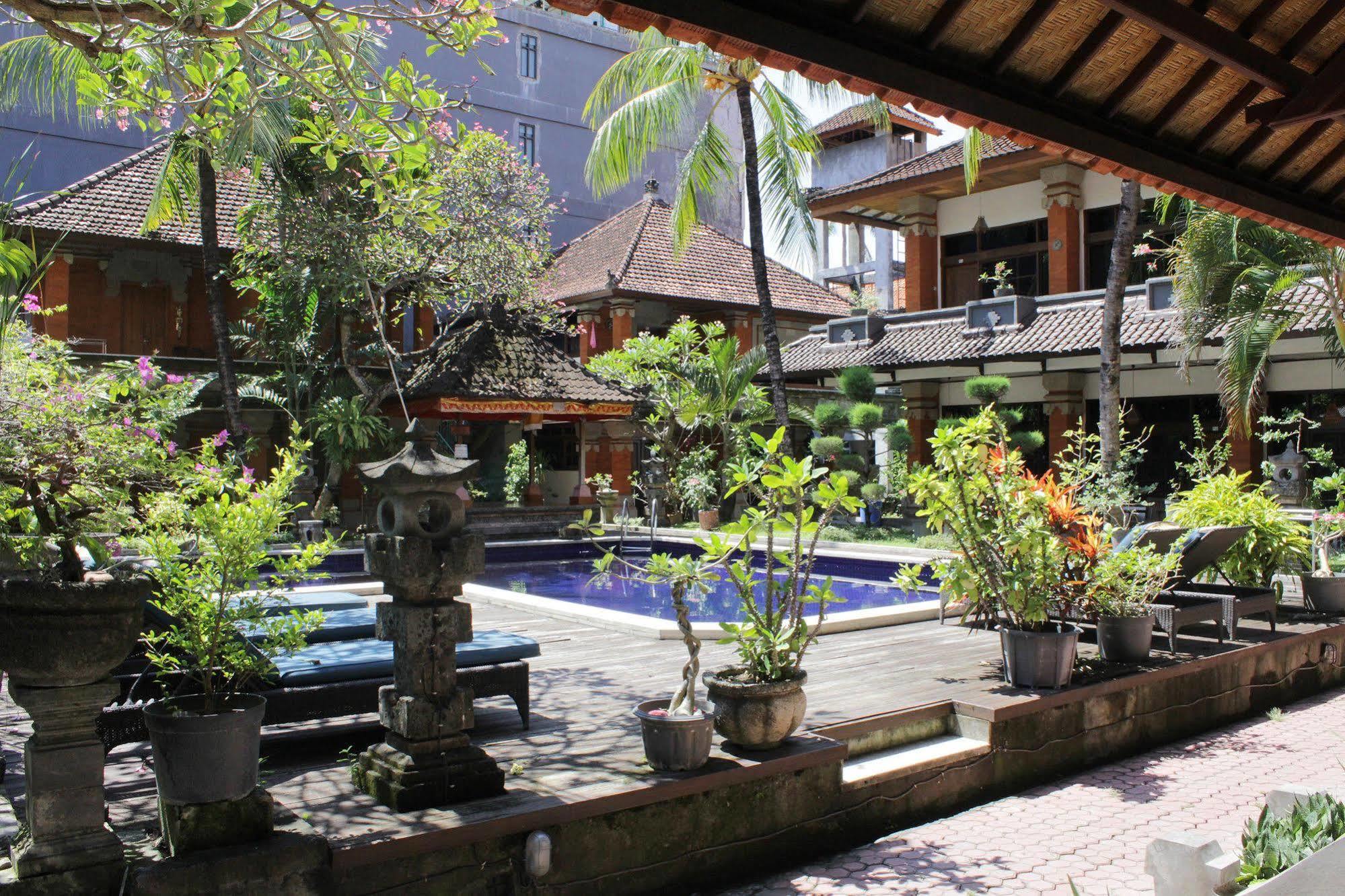 Hotel Puri Tanah Lot Kuta Lombok Eksteriør billede
